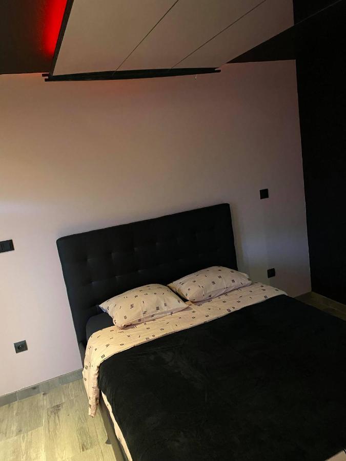 Mine D'Amour Wallers Exteriör bild